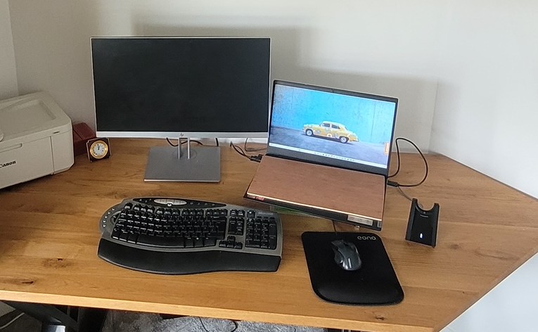 warm tint desk 2