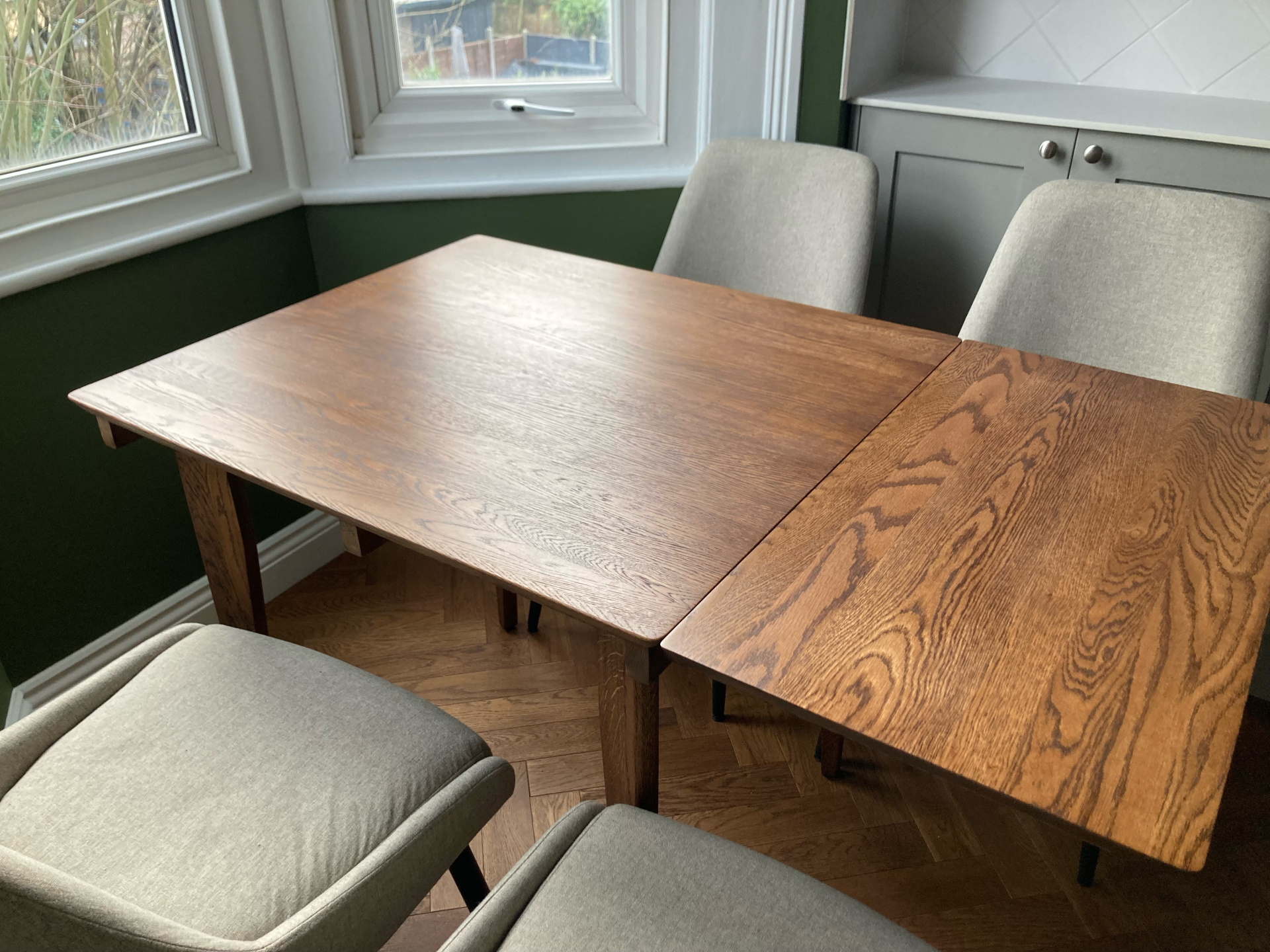 Extendable Oak Table