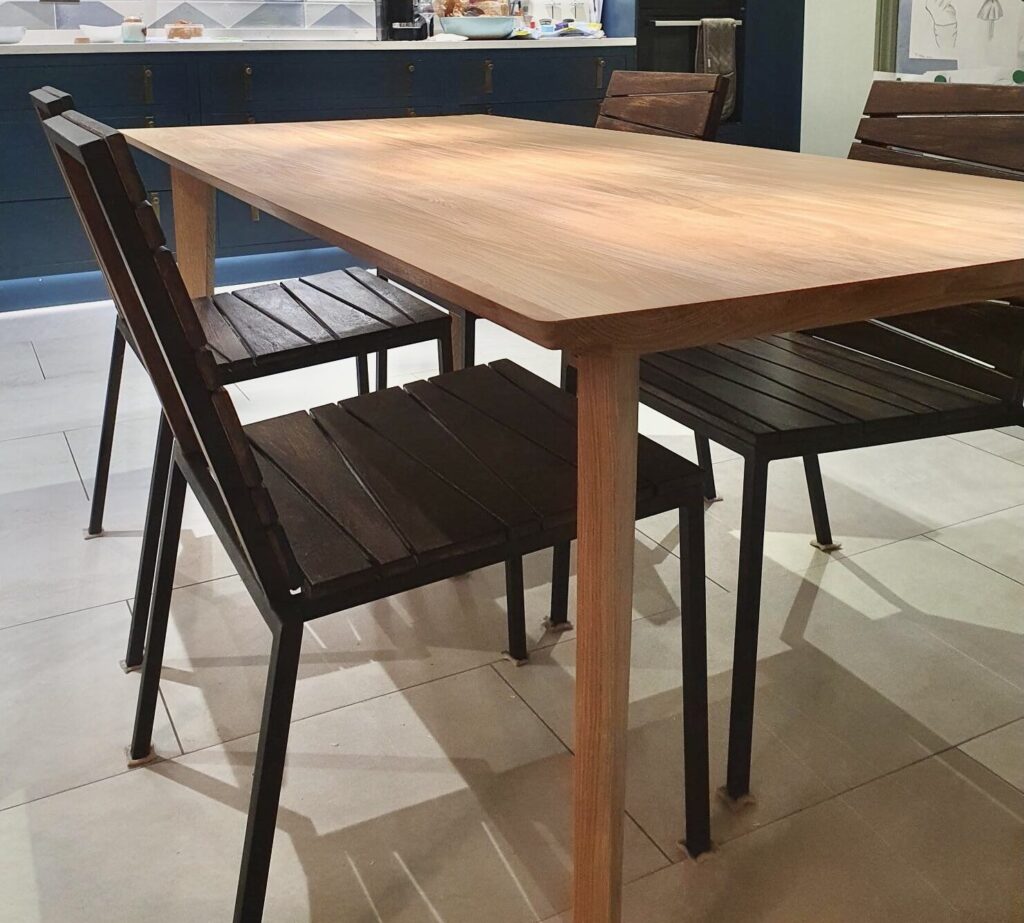 Dining table in Cafe